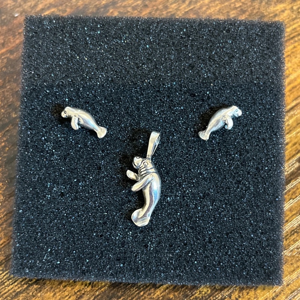 Vintage Kabana KBN Sterling Silver 925 Manatee‎ Pendant and Stud Earrings Set - Picture 2 of 6